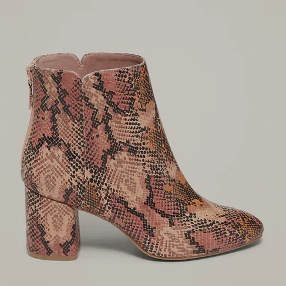 Pink Faux-Snakeskin High-Heel Booties//Old Navy//Size 8